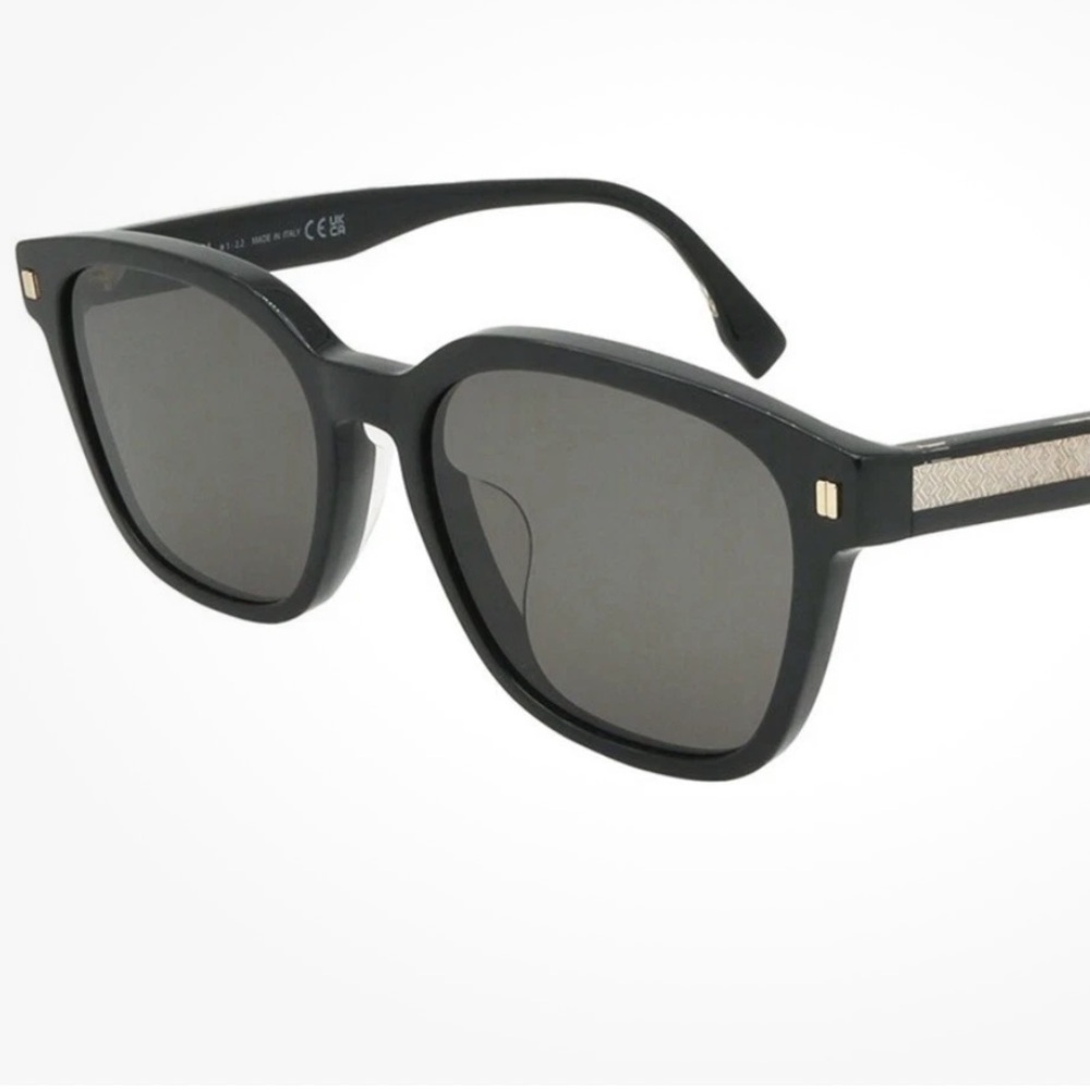Fendi Sunglasses Black/Gray (FE40001U)